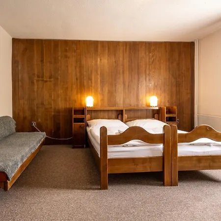 Tanecnica Отель